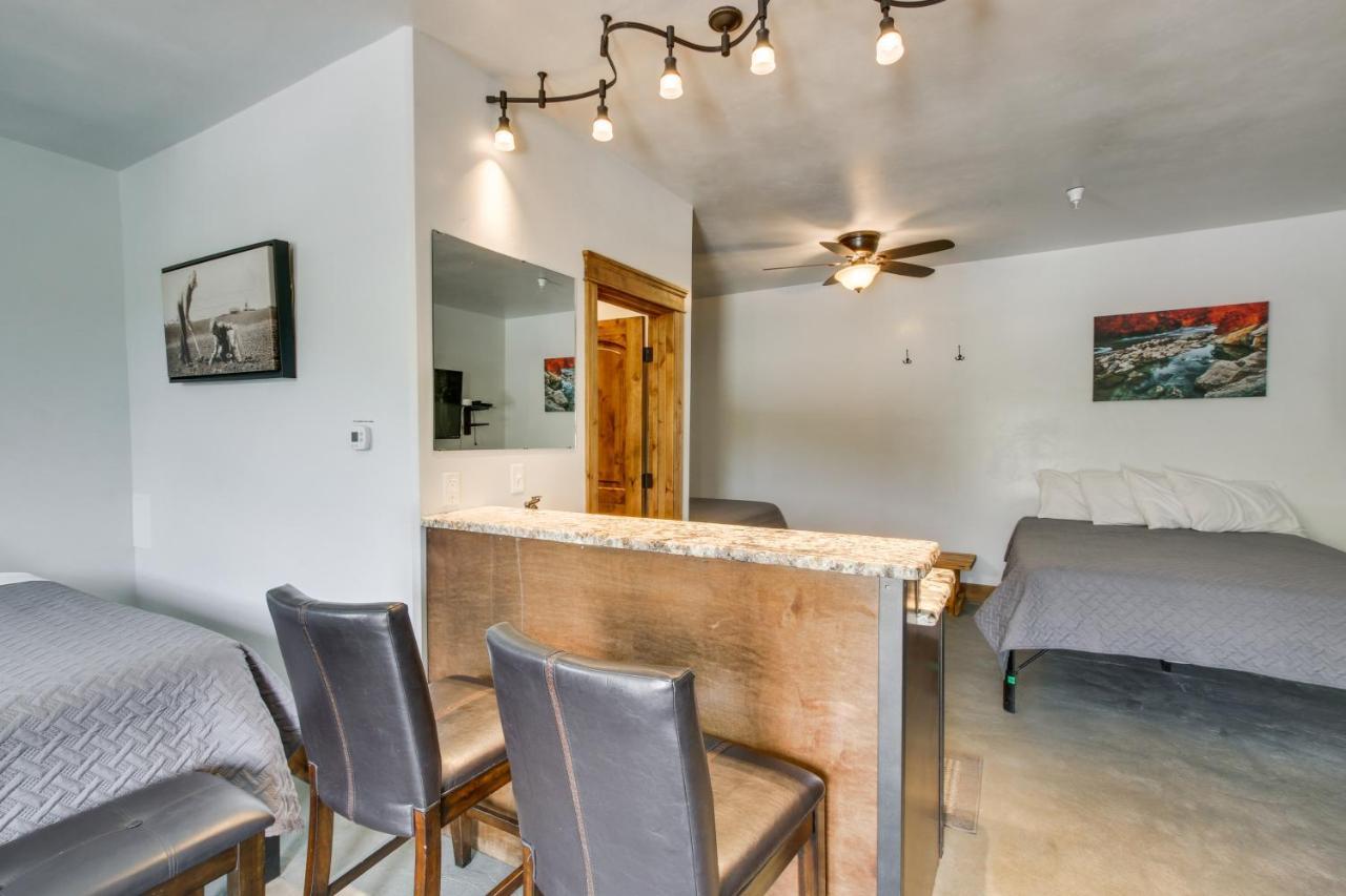 Central Lava Hot Springs Studio With Deck And Views! Exterior foto
